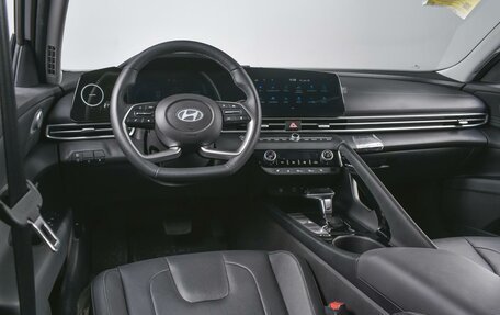 Hyundai Elantra, 2023 год, 2 500 000 рублей, 6 фотография