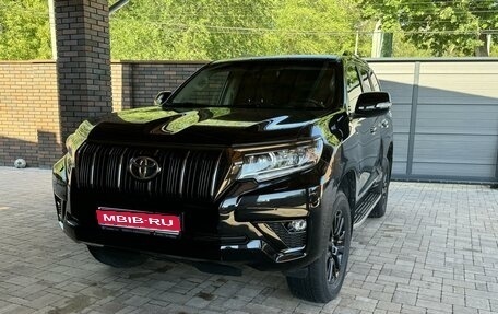 Toyota Land Cruiser Prado 150 рестайлинг 2, 2021 год, 7 550 000 рублей, 1 фотография