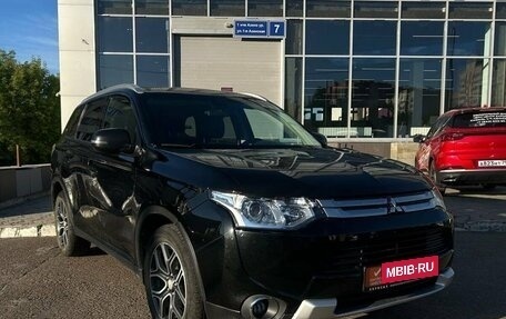 Mitsubishi Outlander III рестайлинг 3, 2014 год, 1 770 000 рублей, 5 фотография