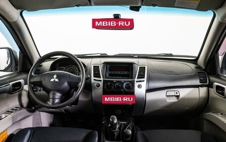 Mitsubishi Pajero Sport II рестайлинг, 2012 год, 1 650 000 рублей, 13 фотография