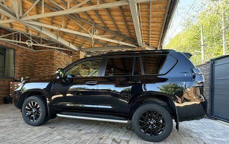 Toyota Land Cruiser Prado 150 рестайлинг 2, 2021 год, 7 550 000 рублей, 7 фотография