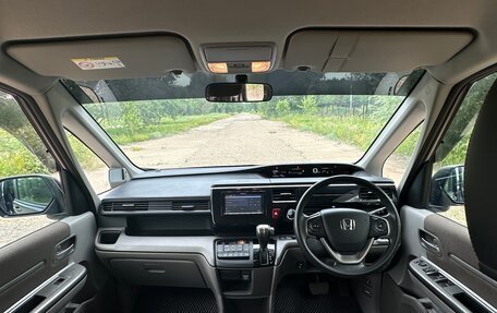 Honda Stepwgn IV, 2017 год, 1 910 000 рублей, 3 фотография
