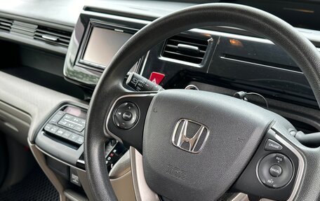 Honda Stepwgn IV, 2017 год, 1 910 000 рублей, 17 фотография