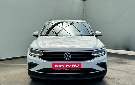 Volkswagen Tiguan II, 2020 год, 2 580 000 рублей, 3 фотография