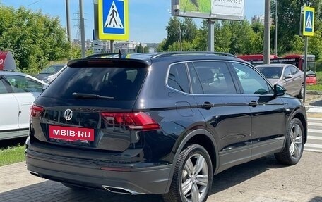 Volkswagen Tiguan II, 2018 год, 2 930 000 рублей, 5 фотография