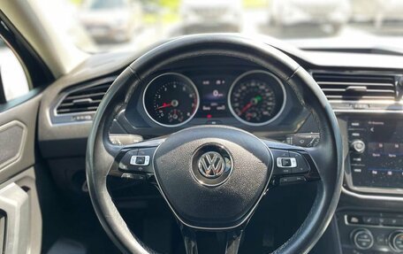 Volkswagen Tiguan II, 2018 год, 2 930 000 рублей, 33 фотография