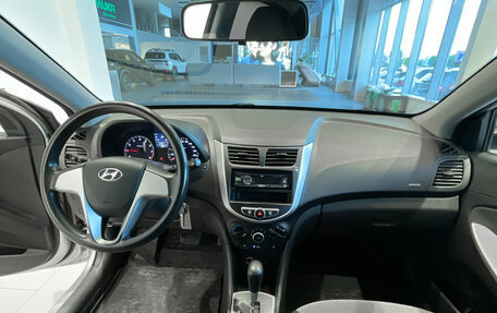 Hyundai Solaris II рестайлинг, 2011 год, 899 000 рублей, 12 фотография