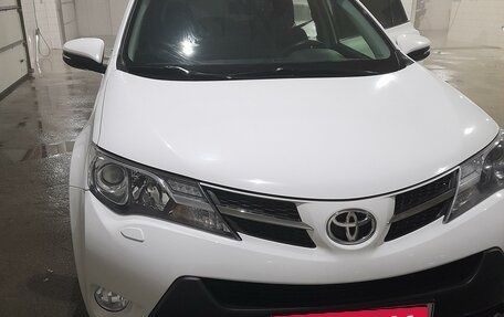Toyota RAV4, 2015 год, 2 180 000 рублей, 3 фотография