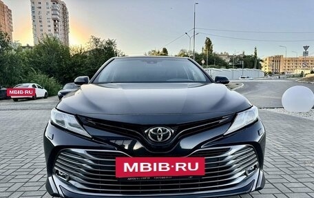 Toyota Camry, 2019 год, 2 950 000 рублей, 4 фотография