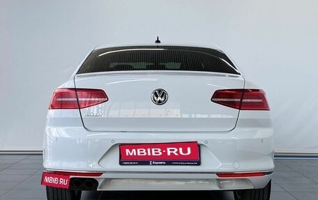 Volkswagen Passat B8 рестайлинг, 2018 год, 2 245 000 рублей, 6 фотография