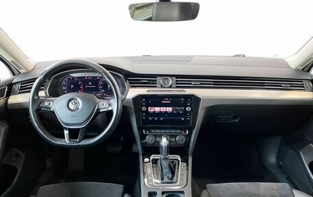 Volkswagen Passat B8 рестайлинг, 2018 год, 2 245 000 рублей, 14 фотография