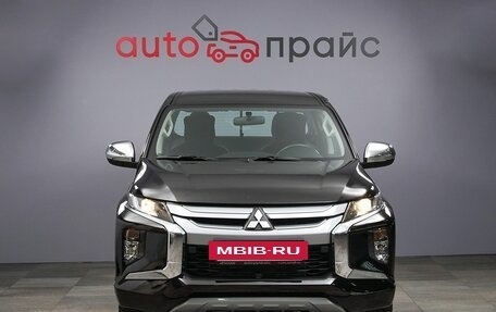 Mitsubishi L200 IV рестайлинг, 2022 год, 3 000 000 рублей, 2 фотография