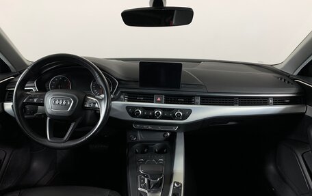 Audi A4, 2017 год, 2 300 000 рублей, 13 фотография