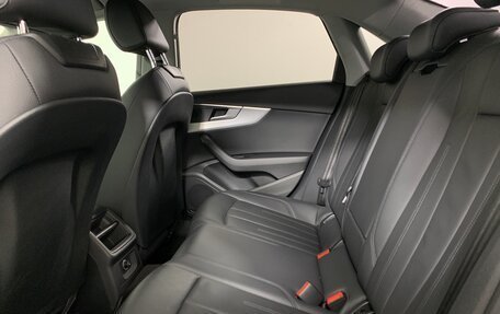 Audi A4, 2017 год, 2 300 000 рублей, 19 фотография