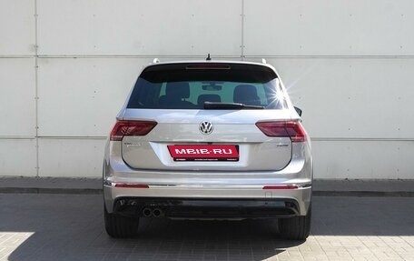 Volkswagen Tiguan II, 2018 год, 3 290 000 рублей, 4 фотография