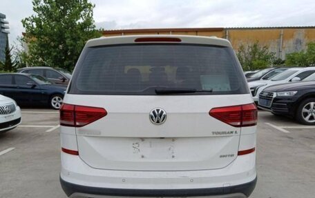 Volkswagen Touran III, 2021 год, 1 680 000 рублей, 5 фотография