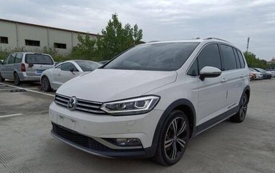 Volkswagen Touran III, 2021 год, 1 680 000 рублей, 1 фотография