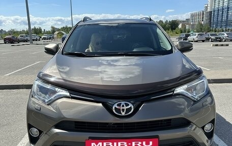 Toyota RAV4, 2017 год, 2 950 000 рублей, 2 фотография