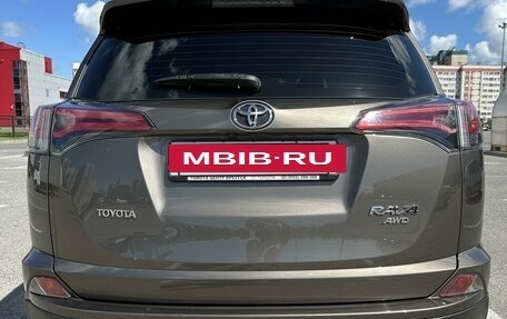 Toyota RAV4, 2017 год, 2 950 000 рублей, 4 фотография