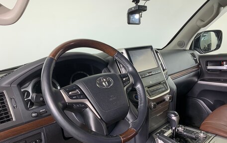 Toyota Land Cruiser 200, 2015 год, 6 148 000 рублей, 12 фотография