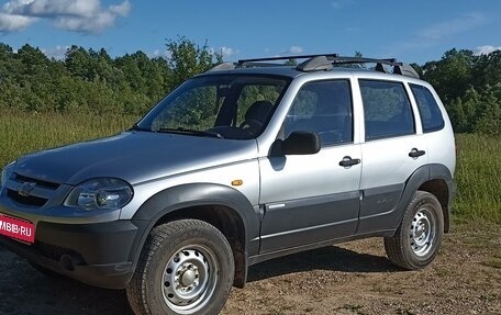 Chevrolet Niva I рестайлинг, 2010 год, 850 000 рублей, 1 фотография