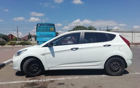 Hyundai Solaris II рестайлинг, 2012 год, 750 000 рублей, 4 фотография