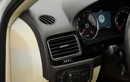Volkswagen Touareg III, 2011 год, 2 094 000 рублей, 25 фотография