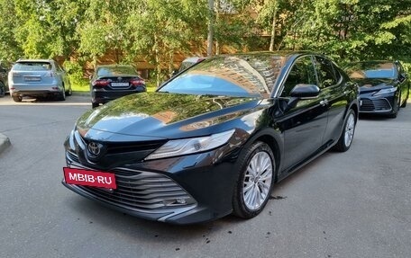 Toyota Camry, 2020 год, 2 850 000 рублей, 2 фотография