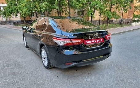 Toyota Camry, 2020 год, 2 850 000 рублей, 4 фотография