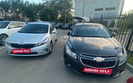 Chevrolet Cruze II, 2010 год, 830 000 рублей, 2 фотография