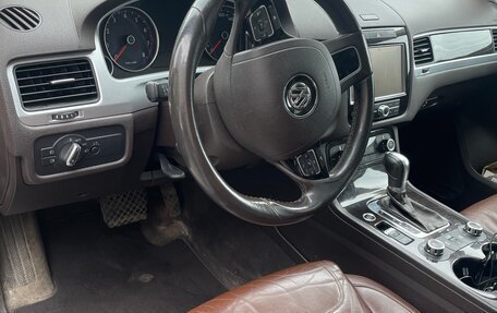 Volkswagen Touareg III, 2011 год, 2 199 000 рублей, 5 фотография