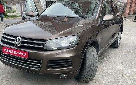 Volkswagen Touareg III, 2011 год, 2 199 000 рублей, 2 фотография