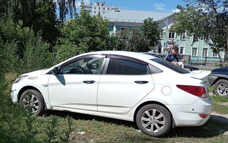 Hyundai Solaris II рестайлинг, 2012 год, 725 000 рублей, 2 фотография