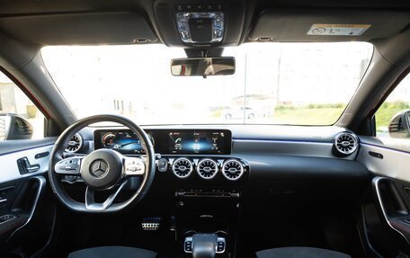 Mercedes-Benz A-Класс, 2019 год, 2 950 000 рублей, 17 фотография