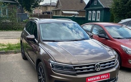 Volkswagen Tiguan II, 2017 год, 2 600 000 рублей, 3 фотография