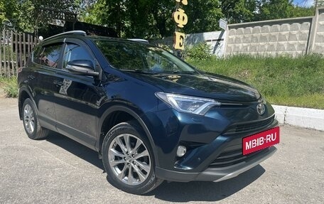 Toyota RAV4, 2018 год, 2 850 000 рублей, 4 фотография