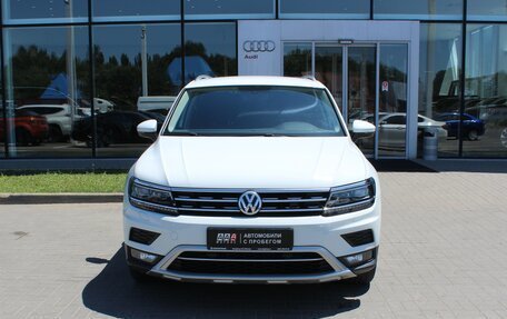 Volkswagen Tiguan II, 2017 год, 2 915 000 рублей, 2 фотография