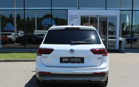 Volkswagen Tiguan II, 2017 год, 2 915 000 рублей, 6 фотография