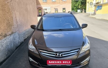 Hyundai Solaris II рестайлинг, 2015 год, 1 170 000 рублей, 2 фотография