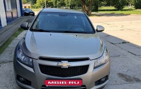 Chevrolet Cruze II, 2010 год, 630 000 рублей, 2 фотография