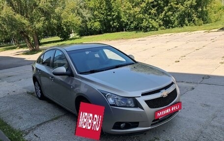 Chevrolet Cruze II, 2010 год, 630 000 рублей, 3 фотография