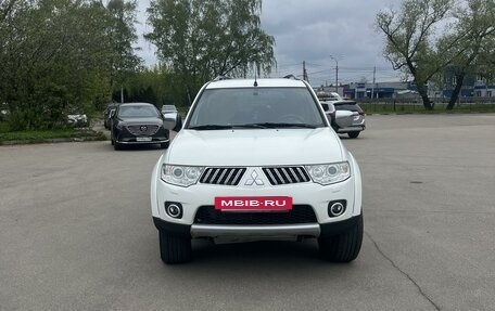 Mitsubishi Pajero Sport II рестайлинг, 2013 год, 1 950 000 рублей, 3 фотография