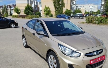 Hyundai Solaris II рестайлинг, 2013 год, 850 000 рублей, 4 фотография