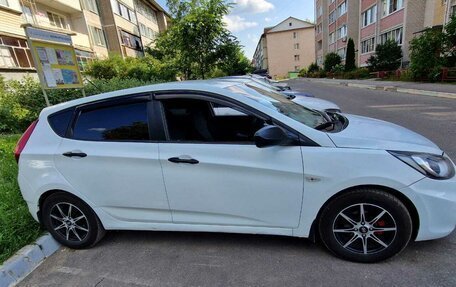 Hyundai Solaris II рестайлинг, 2013 год, 630 000 рублей, 2 фотография