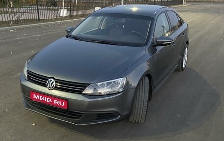 Volkswagen Jetta VI, 2012 год, 1 020 000 рублей, 2 фотография