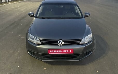 Volkswagen Jetta VI, 2012 год, 1 020 000 рублей, 3 фотография