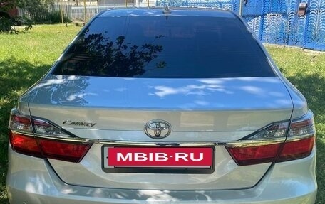 Toyota Camry, 2017 год, 2 500 000 рублей, 5 фотография