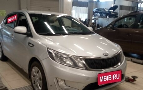 KIA Rio III рестайлинг, 2013 год, 717 000 рублей, 2 фотография