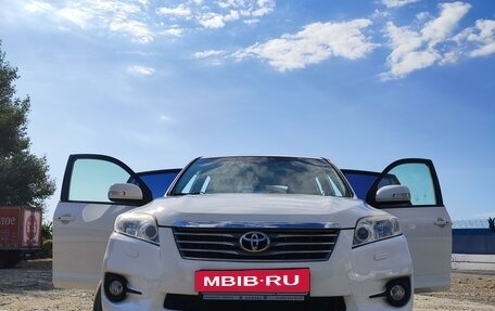 Toyota RAV4, 2011 год, 1 750 000 рублей, 3 фотография