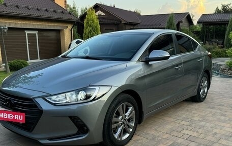 Hyundai Elantra VI рестайлинг, 2018 год, 1 940 000 рублей, 6 фотография